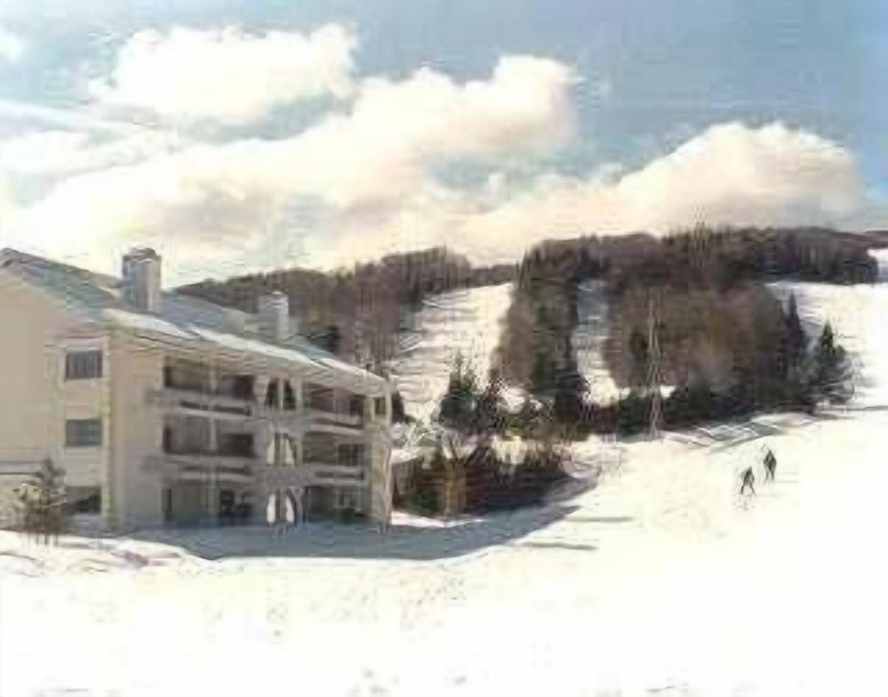 Ski Condo at Mt. Snow VT.; Avail;  for golf, tennis, swimming