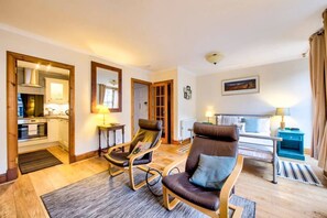 Interior - Royal Mile Apartment in Prime Location (Edinburgh)