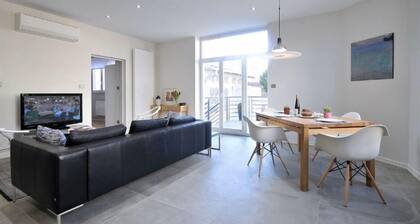 Charming new apartment in a beautiful villa a few steps from the center