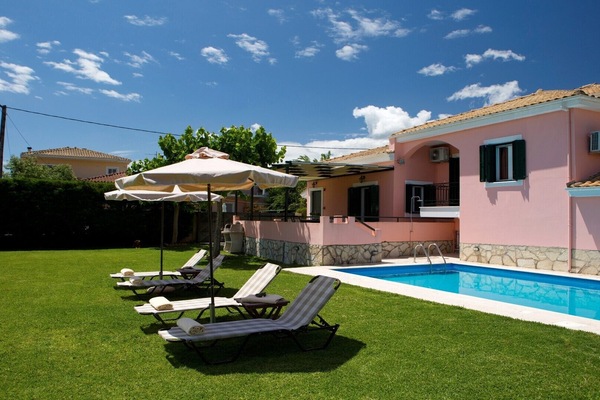 Villa Ioanna outside