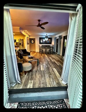 Interior - Unique Clean Private Pet Friendly House Close to Beaches and Wilton Manors (Fort Lauderdale)