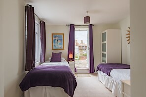 3 bedrooms, desk, iron/ironing board, WiFi
