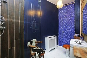 Ducha, secador de pelo, toallas