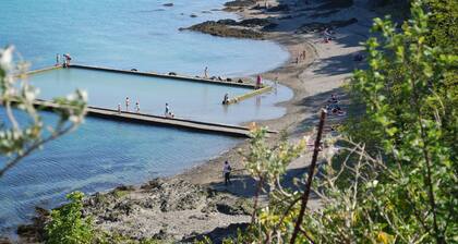 Charmant GĂźte « 4âïžÂ » Au coeur de Cancale, prĂšs de la mer, Garage/jardin clos