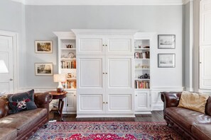 TV, fireplace, offices