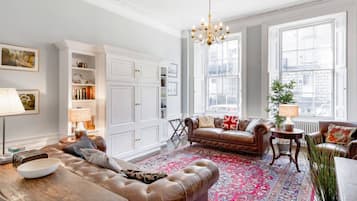 TV, fireplace, offices