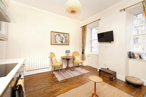 Interior - Stylish Flat close to National Museum of Scotland (Edinburgh)
