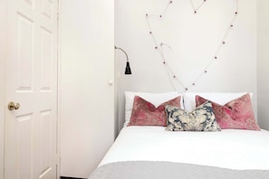 1 chambre, fer et planche à repasser, Wi-Fi, literie fournie