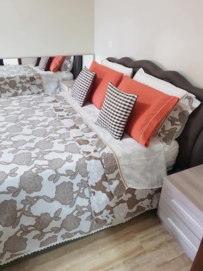 Deluxe appartement | Een kluis op de kamer, individueel gemeubileerd, geluiddichte muren