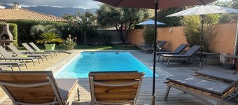 Belle location, Piscine chauffée-Gardien Dans Propriété Fermée, 2mins des Plages