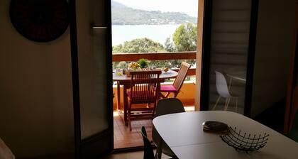 F2, aire acondicionado, vista al mar, a 100 m de la playa