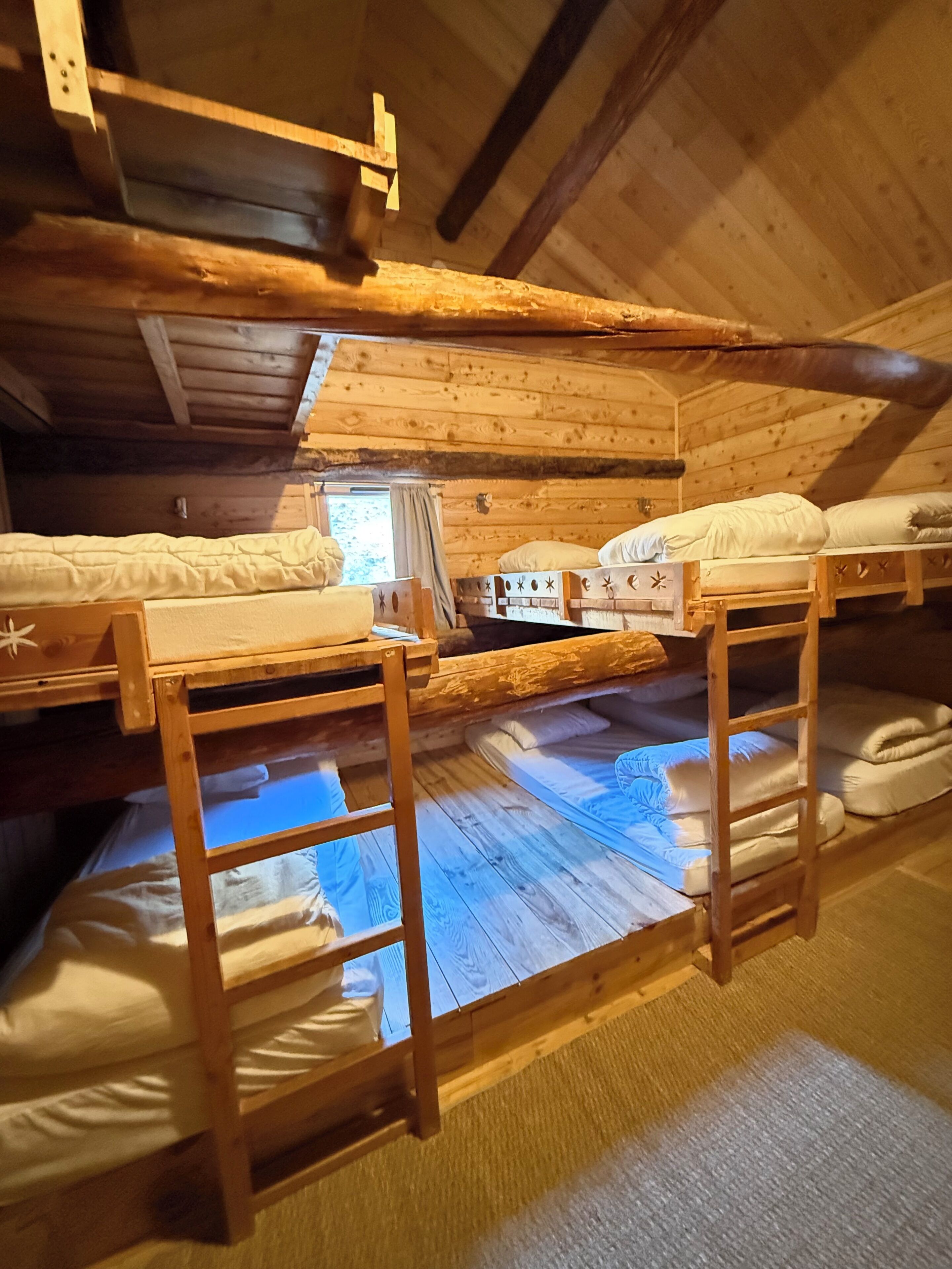 3 bedrooms, iron/ironing board, WiFi (free)