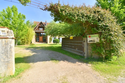 Rental bed and breakfast and gite in Lignieres 18160