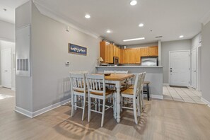 Dining - 1115 Crow Creek Drive (Calabash)