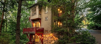 Owl's Nest - 2/2.5, Luxurious, Pet Friendly Home