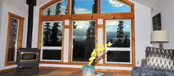 3 Bedroom Home with Amazing Views 11 mi from Denal
