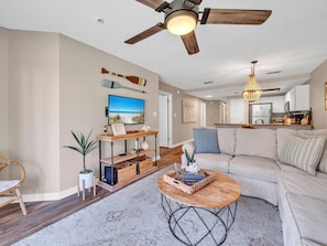 Smart TV - Free Amenities, Gulf-view! Private Beach! Pool! Ciboney 1009! (Destin)