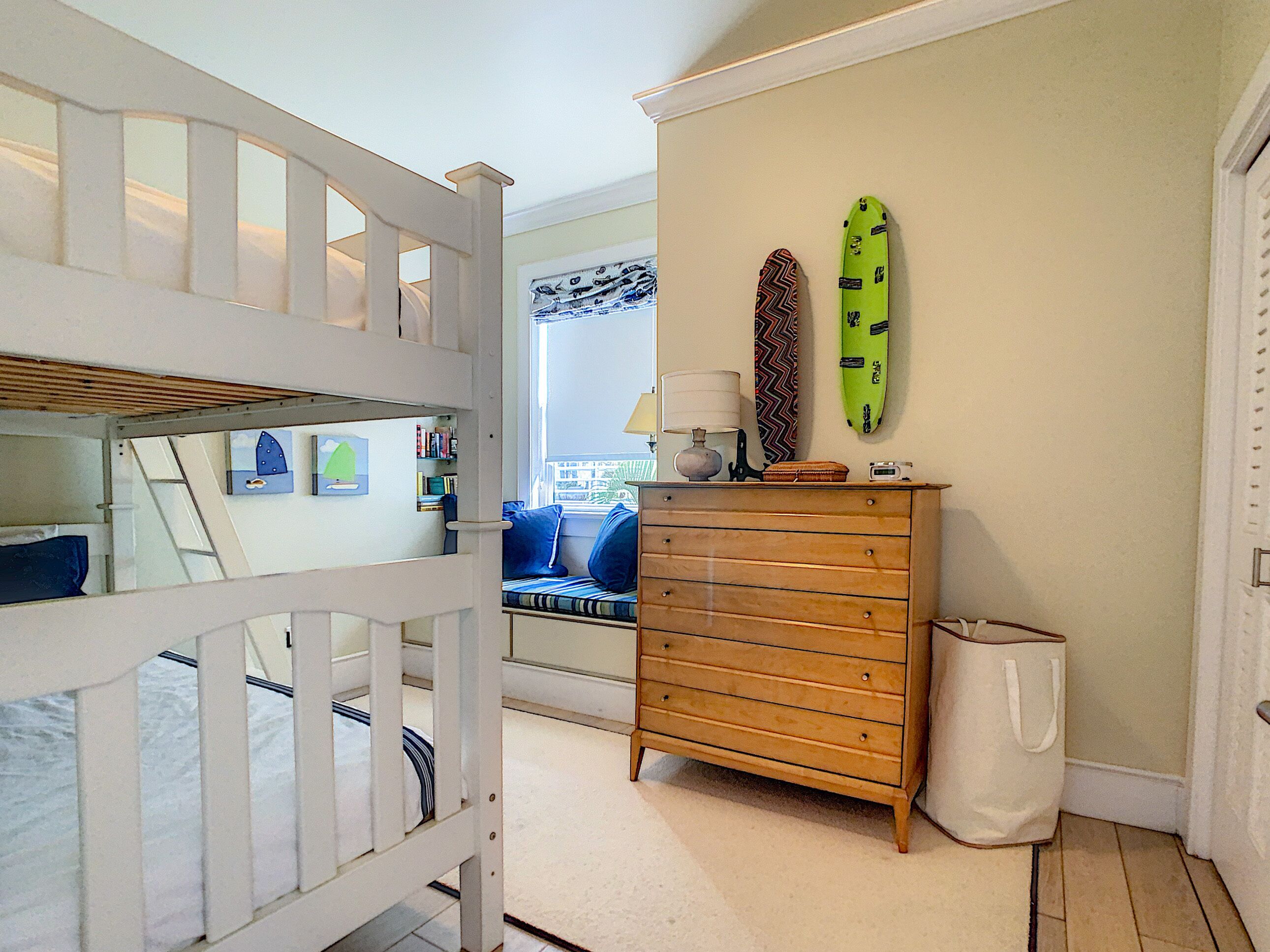 4 Schlafzimmer, Pillowtop-Betten, Schreibtisch, Bügeleisen/Bügelbrett