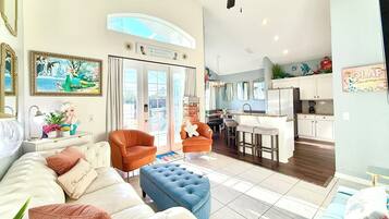 Smart-TV, Kamin, Videospielkonsole, DVD-Player