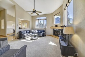 TV, fireplace - Magnificent 4 Bedroom Home in the Reserve in Frisco (Frisco)
