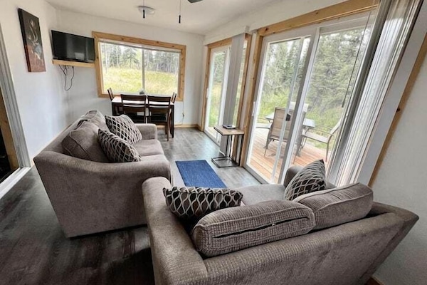 (3) forest and mountain views from comfortable living area