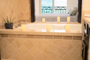 2 bedrooms, iron/ironing board, free WiFi, bed sheets - Penthouse Condo w/Rooftop Deck & Hot Tub. Walk to Beach & Downtown Cabo! (Cabo San Lucas)