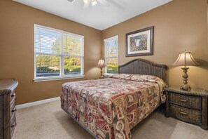 3 bedrooms, desk, iron/ironing board, WiFi