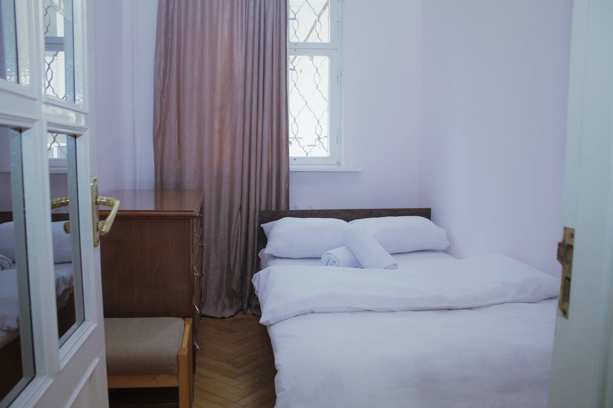 5 bedrooms, down duvets, in-room safe, individually decorated