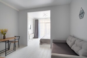 Premium-Apartment | Schreibtisch, Bügeleisen/Bügelbrett, kostenloses WLAN, Bettwäsche