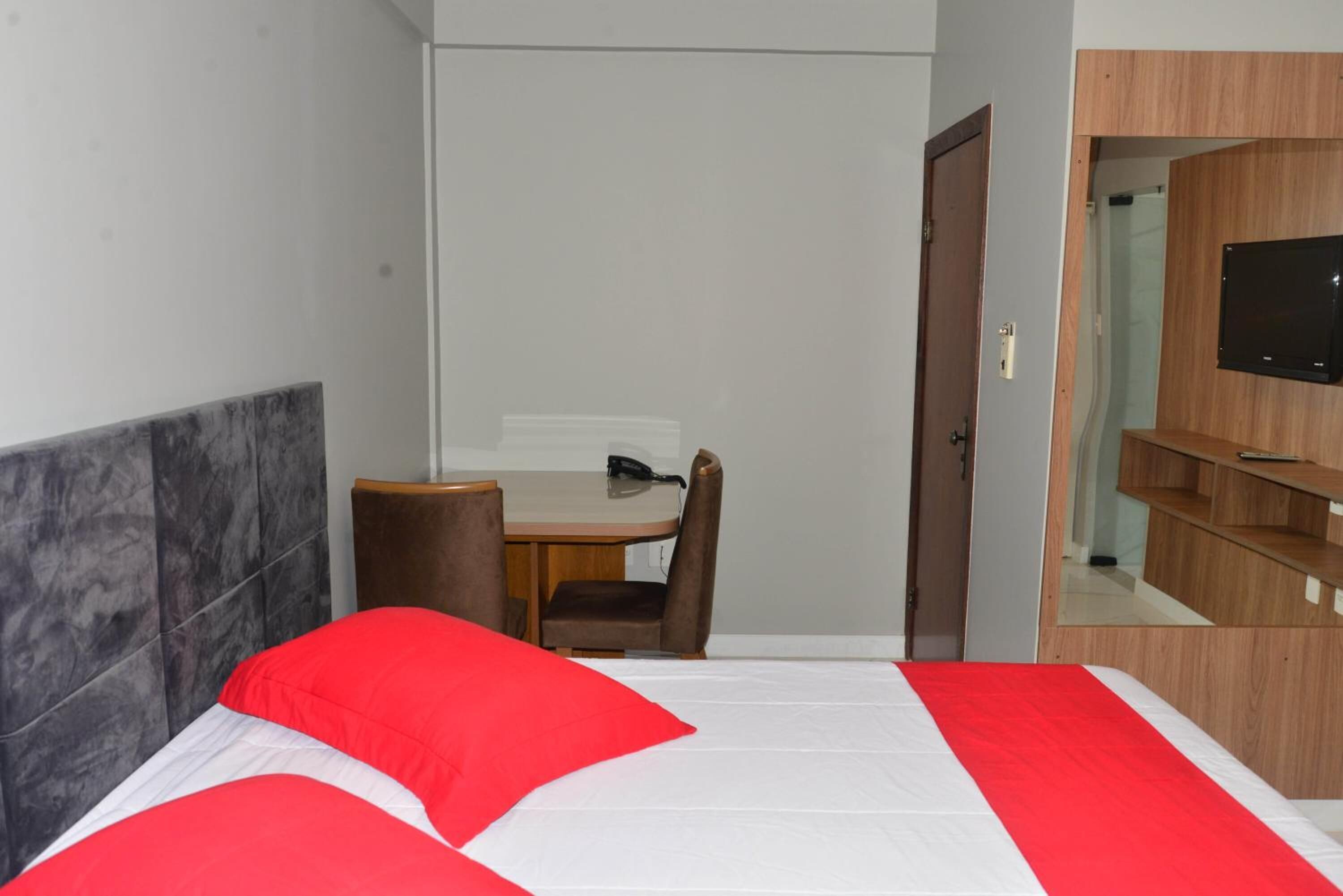 มินิบาร์, ผ้าม่านกันแสง, เตารีด/โต๊ะรีดผ้า, Wi-Fi ฟรี