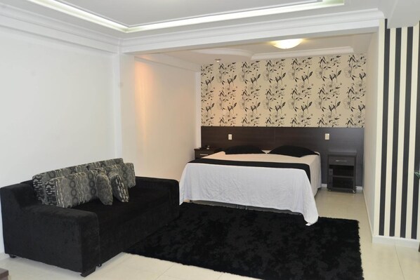 Minibaari, pimennysverhot, silitysrauta/-lauta, ilmainen Wi-Fi