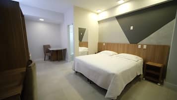 Apartamento Executivo 2 | Minibar, blendingsgardiner, strykejern/-brett og wi-fi (inkludert)