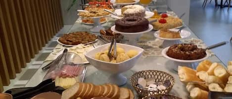 Free daily buffet breakfast