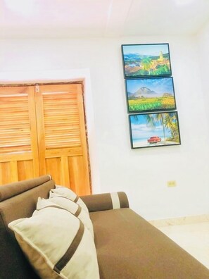 City Apartment, 2 Queen Beds, City View | Living area