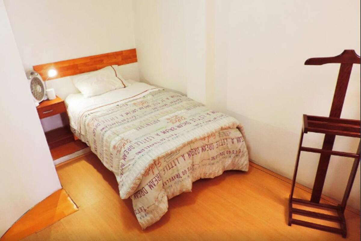 Free WiFi, bed sheets