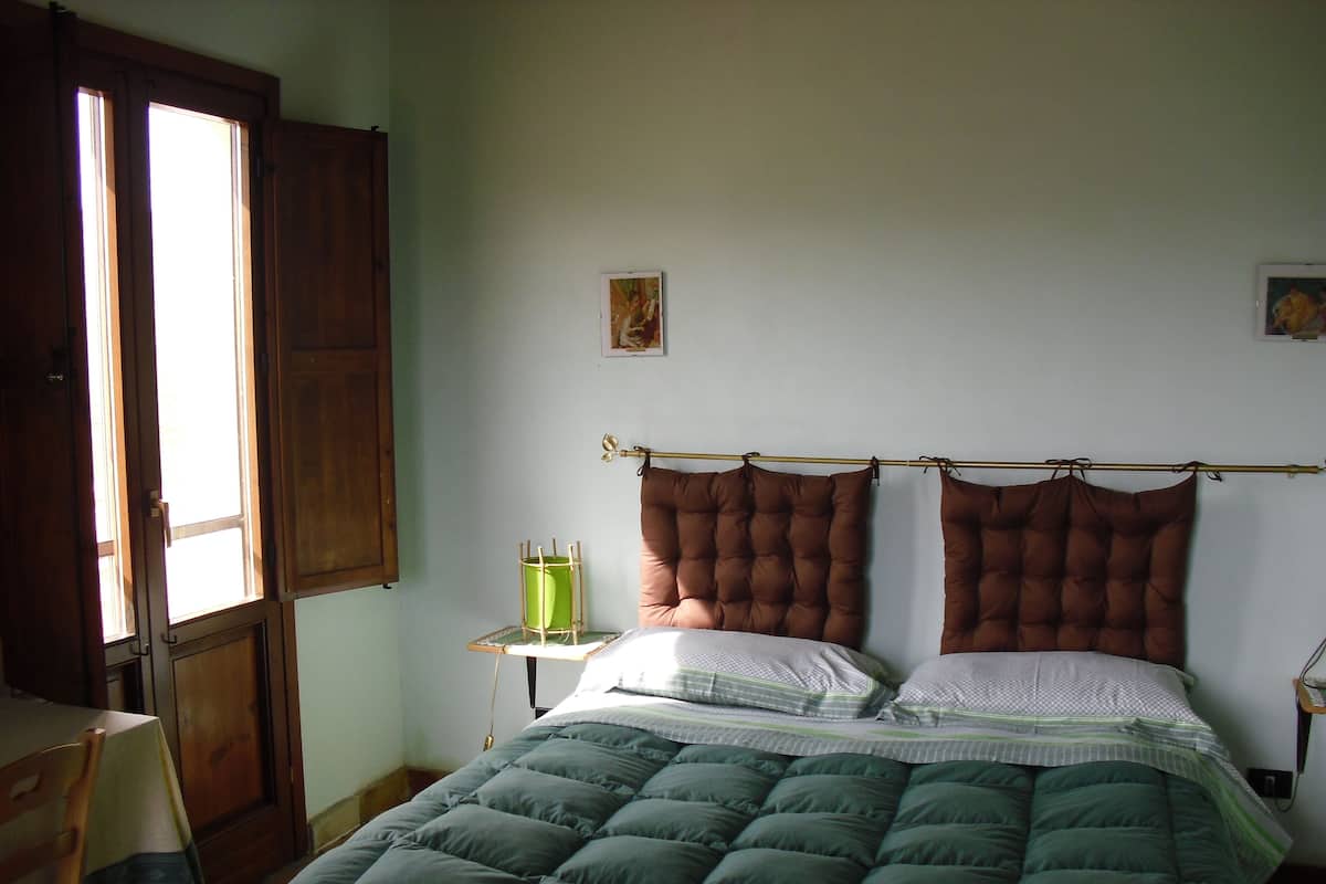 Decoración personalizada, muebles diferentes y cunas gratuitas