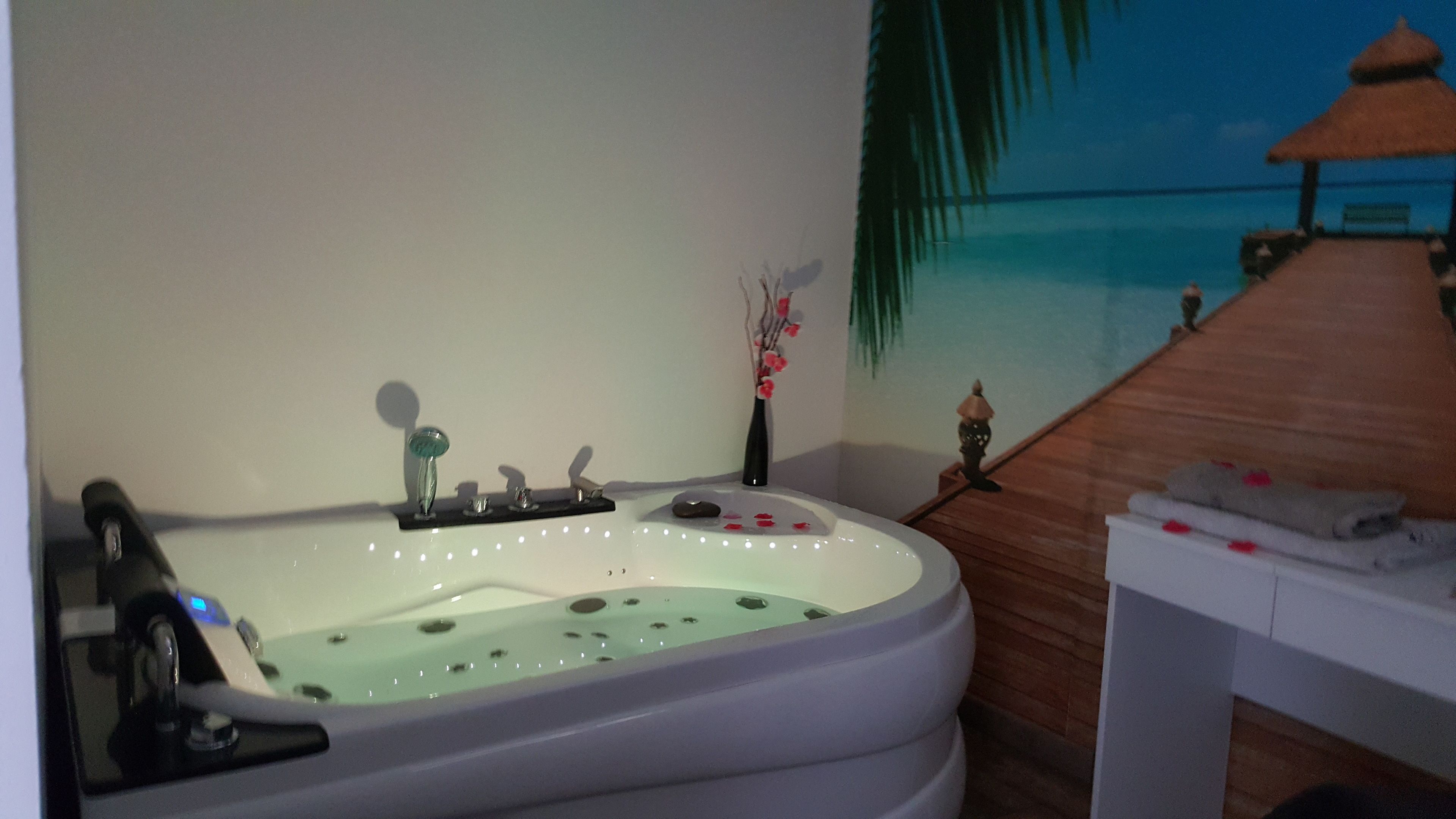 Photo - Le Mas Romantique avec Jacuzzi et Sauna privé