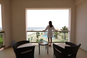 Caja de seguridad en la habitación y cortinas blackout 