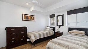 2 chambres, fer et planche à repasser