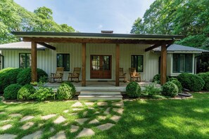 Exterior - One Level. No Stairs. No Compromises. | Little Bear Pen (Highlands)