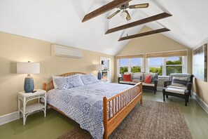 3 室のベッドルーム、WiFi (無料)、ベッドシーツ