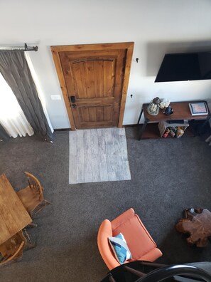 Smart TV, DVD player, books
