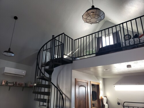 Sleeps 5 - Modern Country Cabin - Minutes from Bryce Canyon