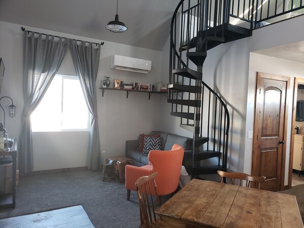 Smart TV, DVD player, books