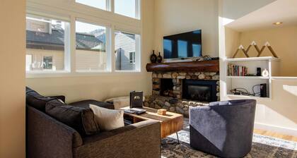 Hiljattain uusittu kodikas 3-tasoinen huoneisto vain 2 korttelin päässä keskustasta!