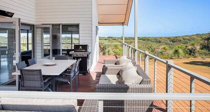 Expansive valley views over Cape Naturaliste National Park