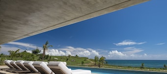 Atemberaubende Eco-Luxury-Villa am karibischen Meer mit 94-Fuß-Pool für 16 Personen