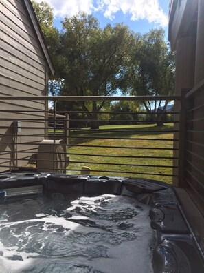 Bain à remous extérieur