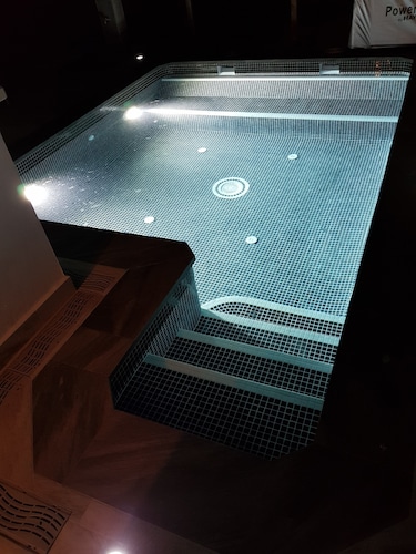 Frontline Townhouse, Beautifully Furnished, Private Pool, Full a/c, Wi-Fi