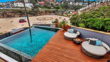 Private pool